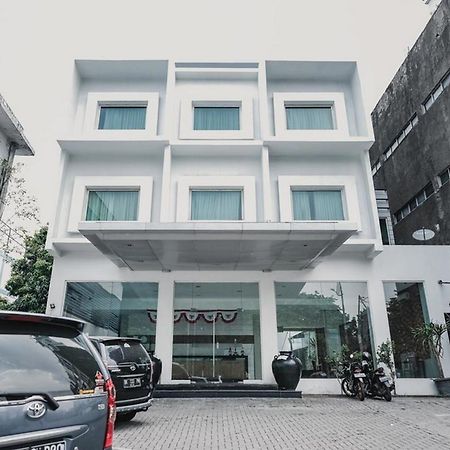 Reddoorz Plus @ Gunung Sahari 2 Jakarta Ngoại thất bức ảnh
