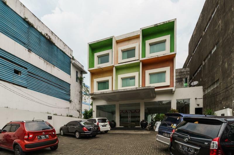 Reddoorz Plus @ Gunung Sahari 2 Jakarta Ngoại thất bức ảnh