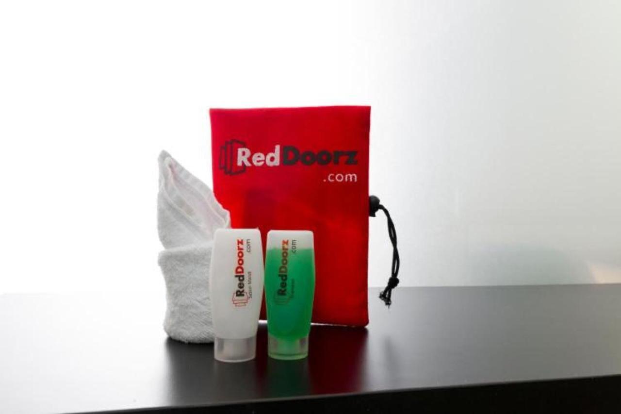 Reddoorz Plus @ Gunung Sahari 2 Jakarta Ngoại thất bức ảnh