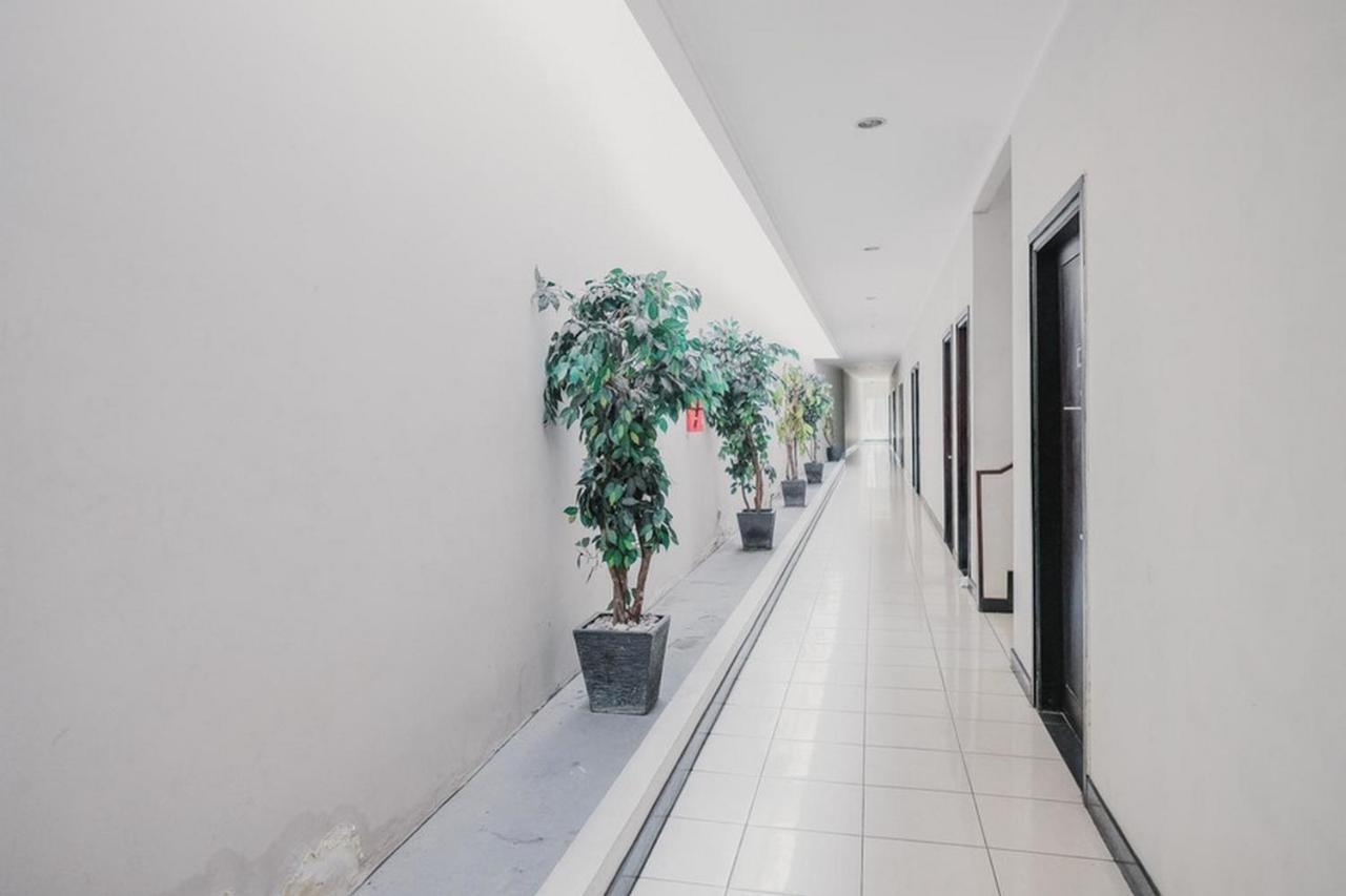 Reddoorz Plus @ Gunung Sahari 2 Jakarta Ngoại thất bức ảnh