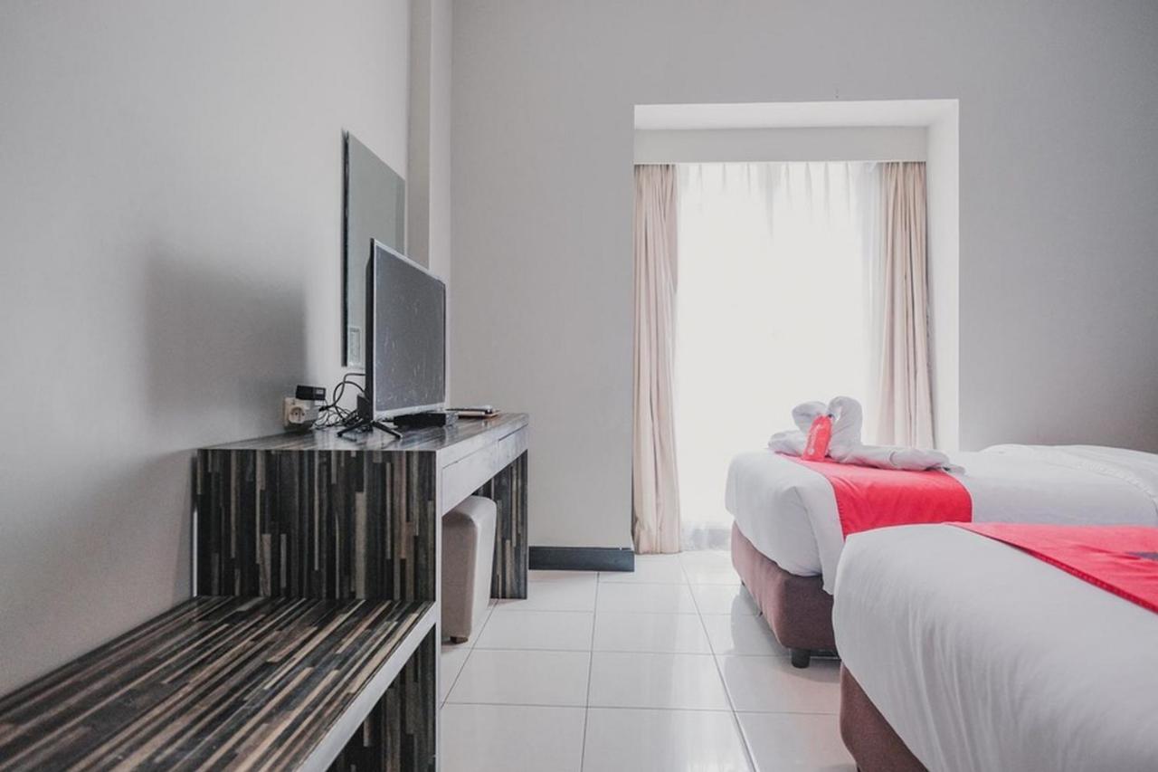 Reddoorz Plus @ Gunung Sahari 2 Jakarta Ngoại thất bức ảnh