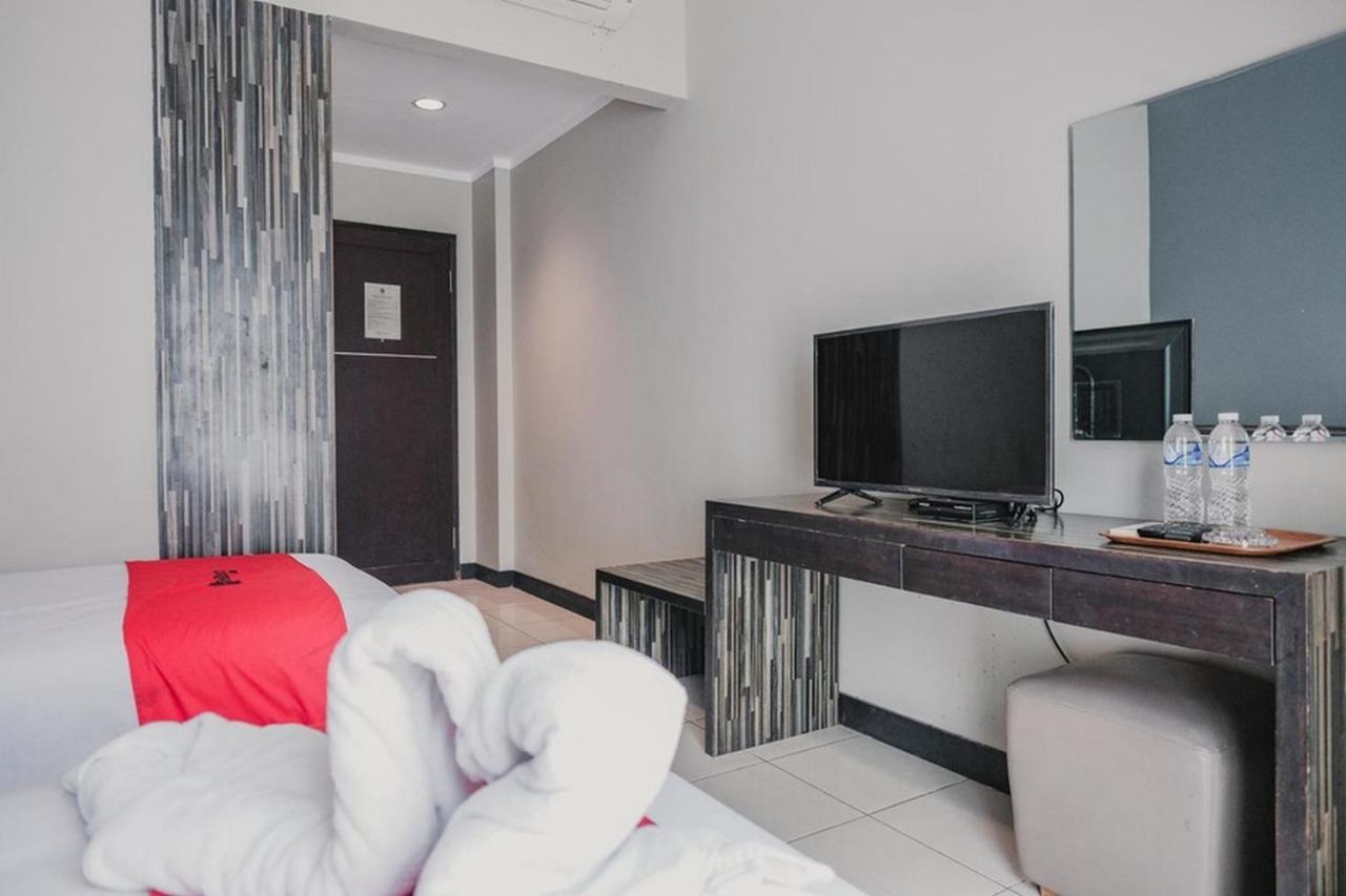 Reddoorz Plus @ Gunung Sahari 2 Jakarta Ngoại thất bức ảnh